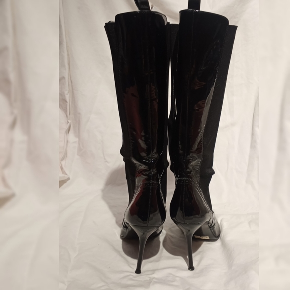 Final Sale - DOLCE & GABBANA Black Patent Pull-on Stiletto Boots, size 37½ - Picture 4 of 9